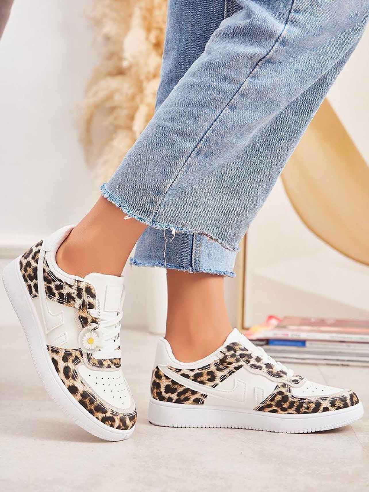 Jules - Hvide sneakers med snørebånd